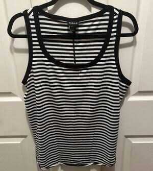 Torrid Plus Size 0 black And white striped tank top
